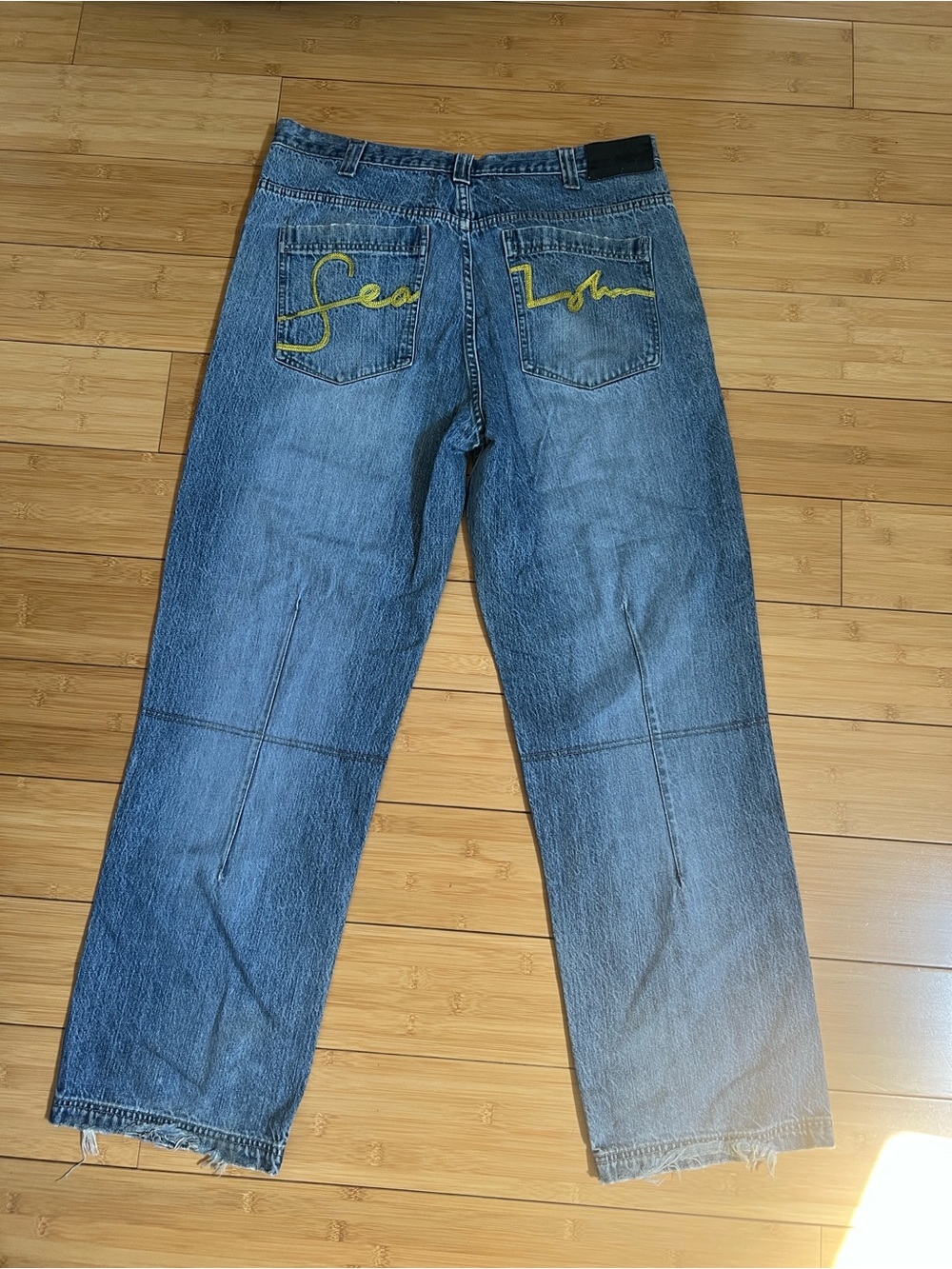 Sean John Jeans Size 36  Sean John Embroided Logo Light Wash Denim Baggy